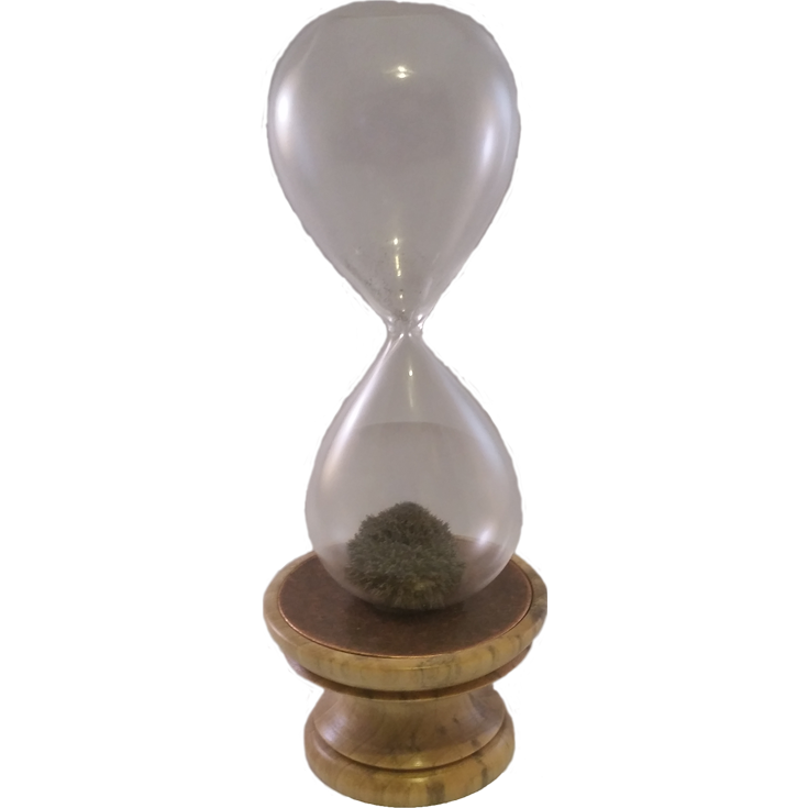 Simple Yet Fascinating Desk Toy: Magnetic Hourglass